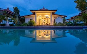 Villa Bougainvillea